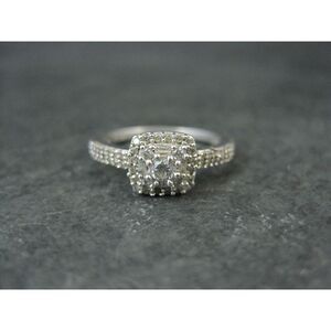 10K White Gold Diamond Ring Size 7 - Missing a stone - Scrap or Repair